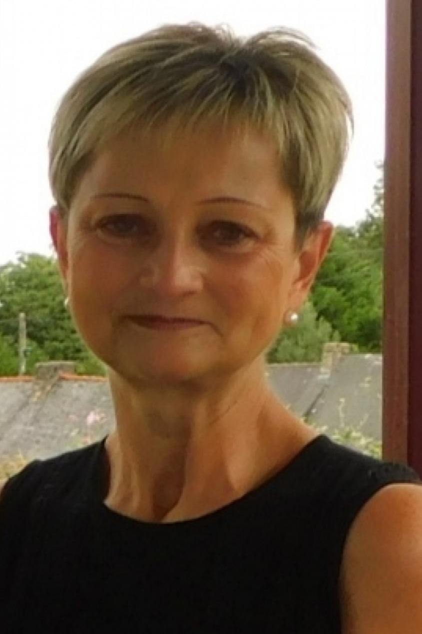 Nadia REY : 56 ans, Secr&eacute;taire de Mairie, en charge du secr&eacute;tariat g&eacute;n&eacute;ral de la commune (comptabilit&eacute;/gestion, resssources humaines, &eacute;lections, &eacute;tat civil, urbanisme, gestion du cimeti&egrave;re, cantine scolaire).